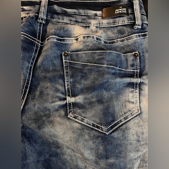 Brand new with tags - Picture 3 of 3